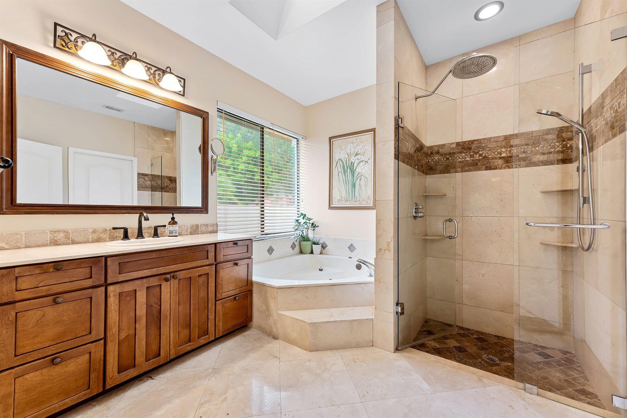 3951 NW 27th Terrace