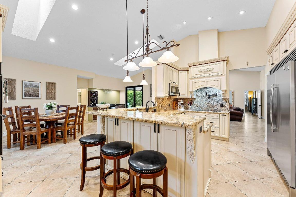 3951 NW 27th Terrace