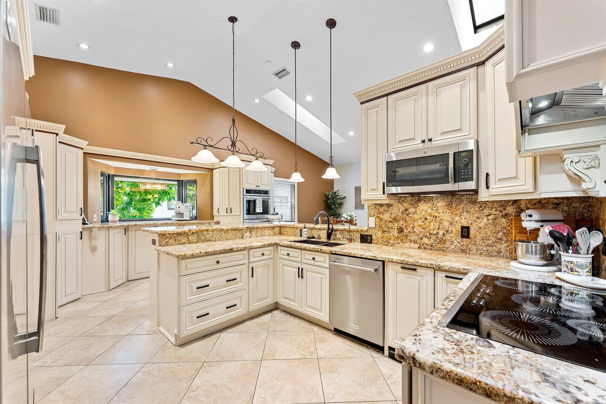 3951 NW 27th Terrace