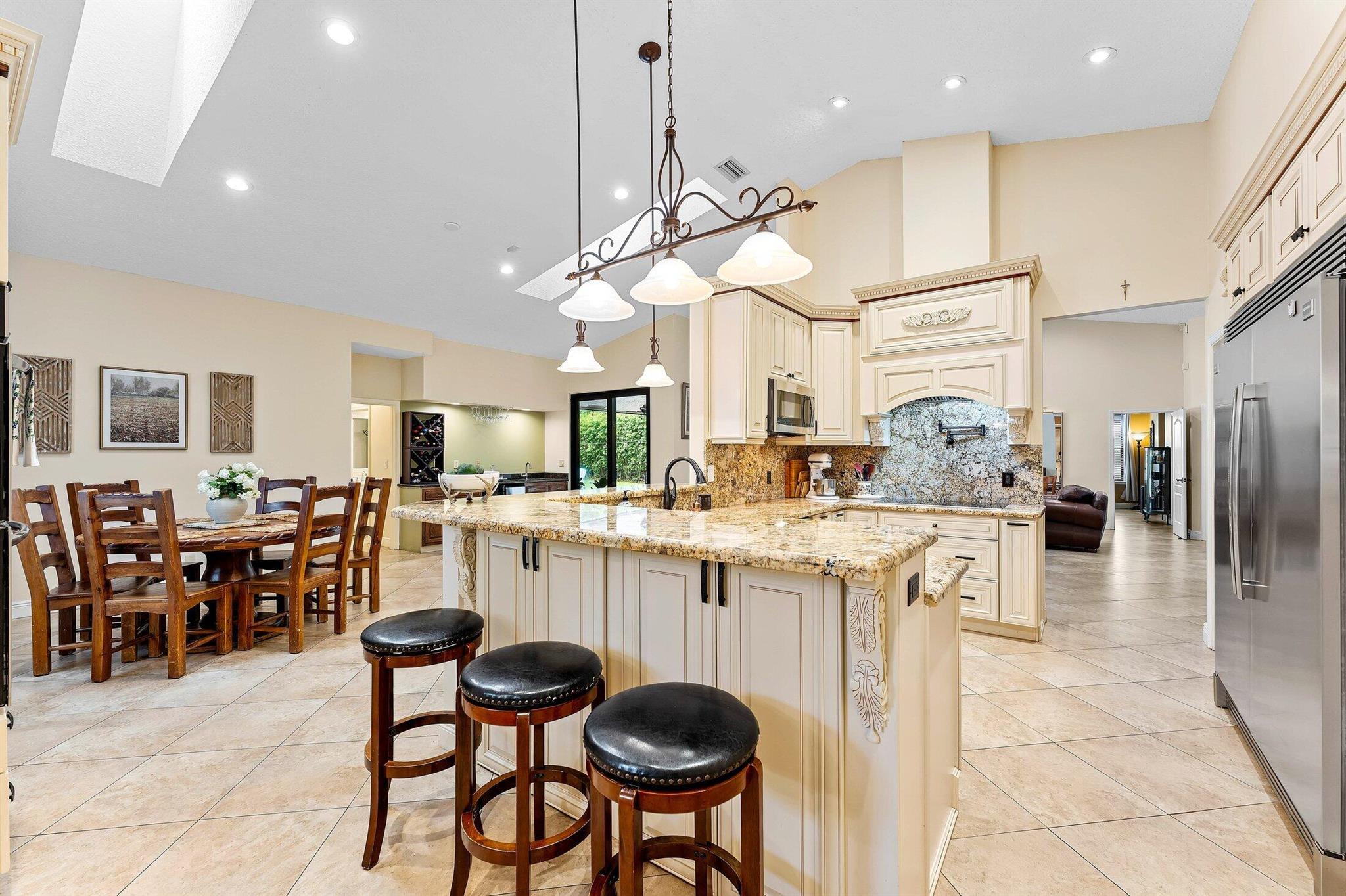 3951 NW 27th Terrace