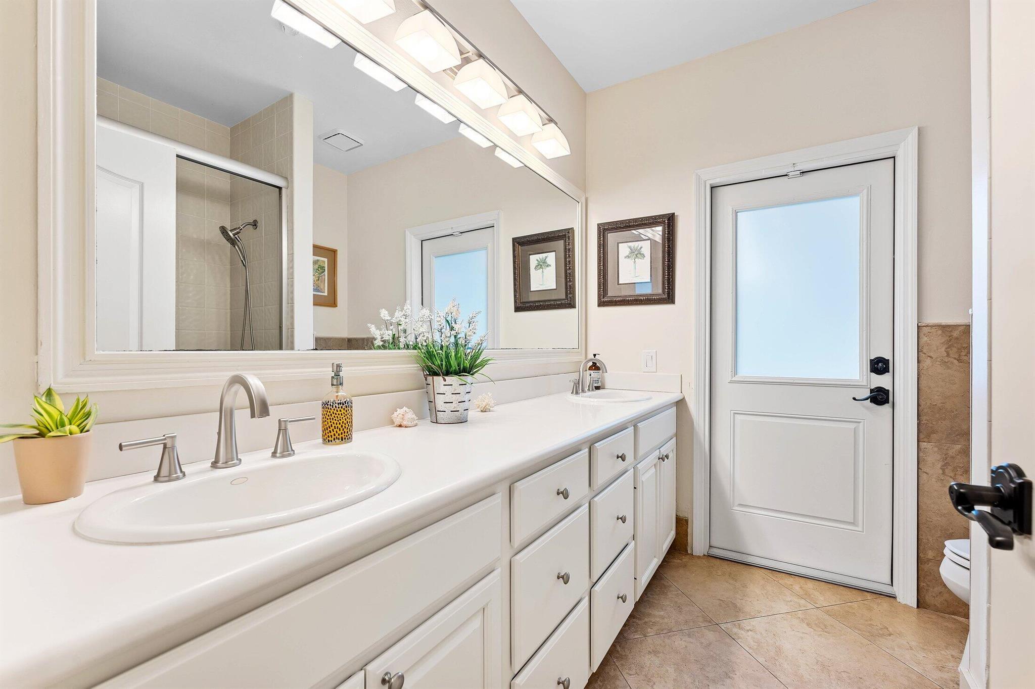 3951 NW 27th Terrace