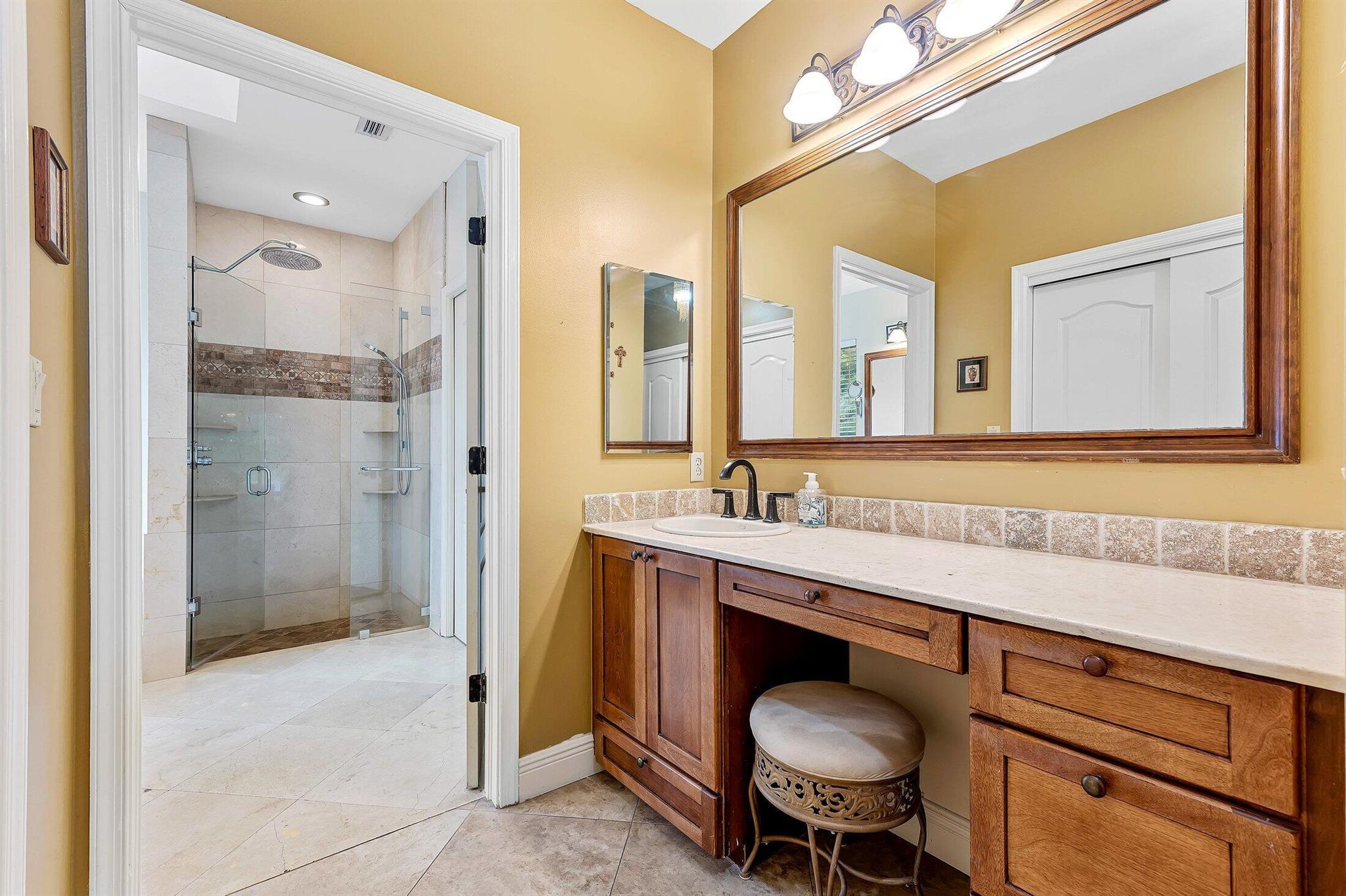 3951 NW 27th Terrace