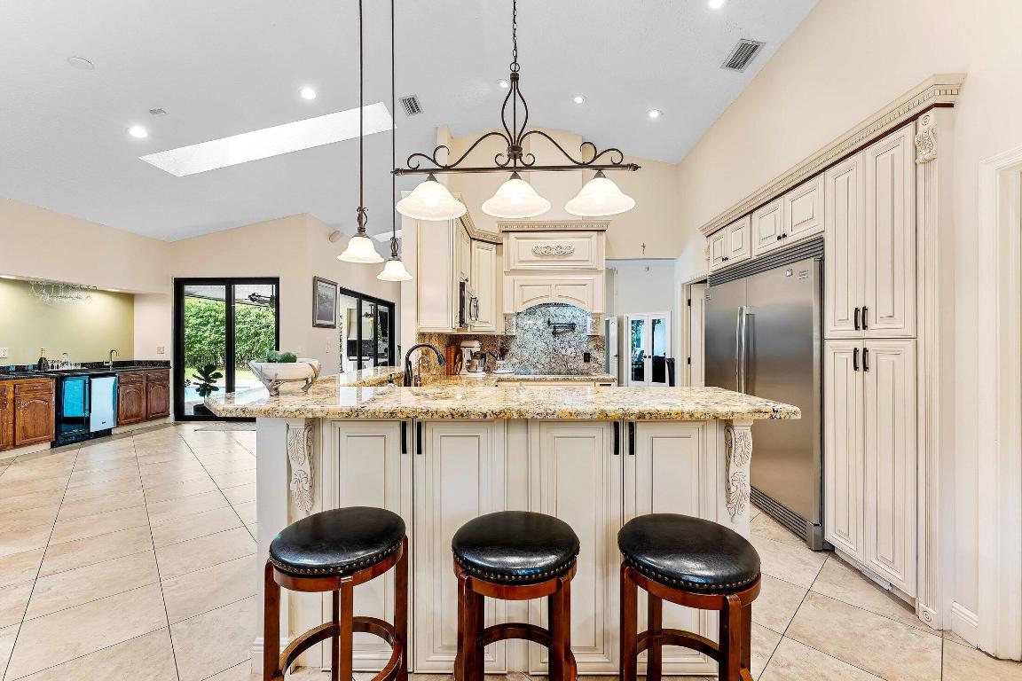 3951 NW 27th Terrace