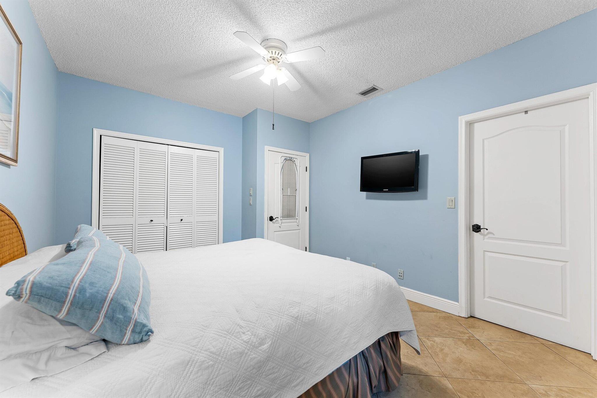 3951 NW 27th Terrace