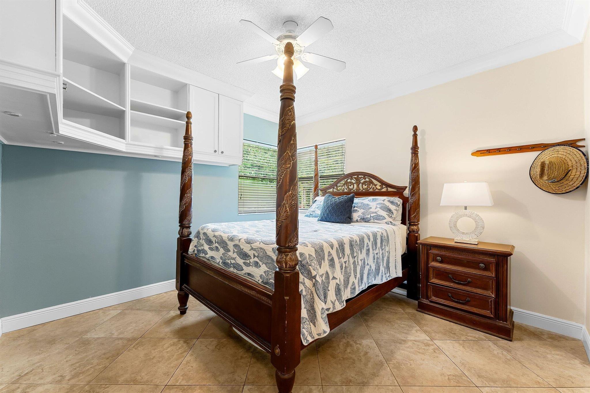 3951 NW 27th Terrace