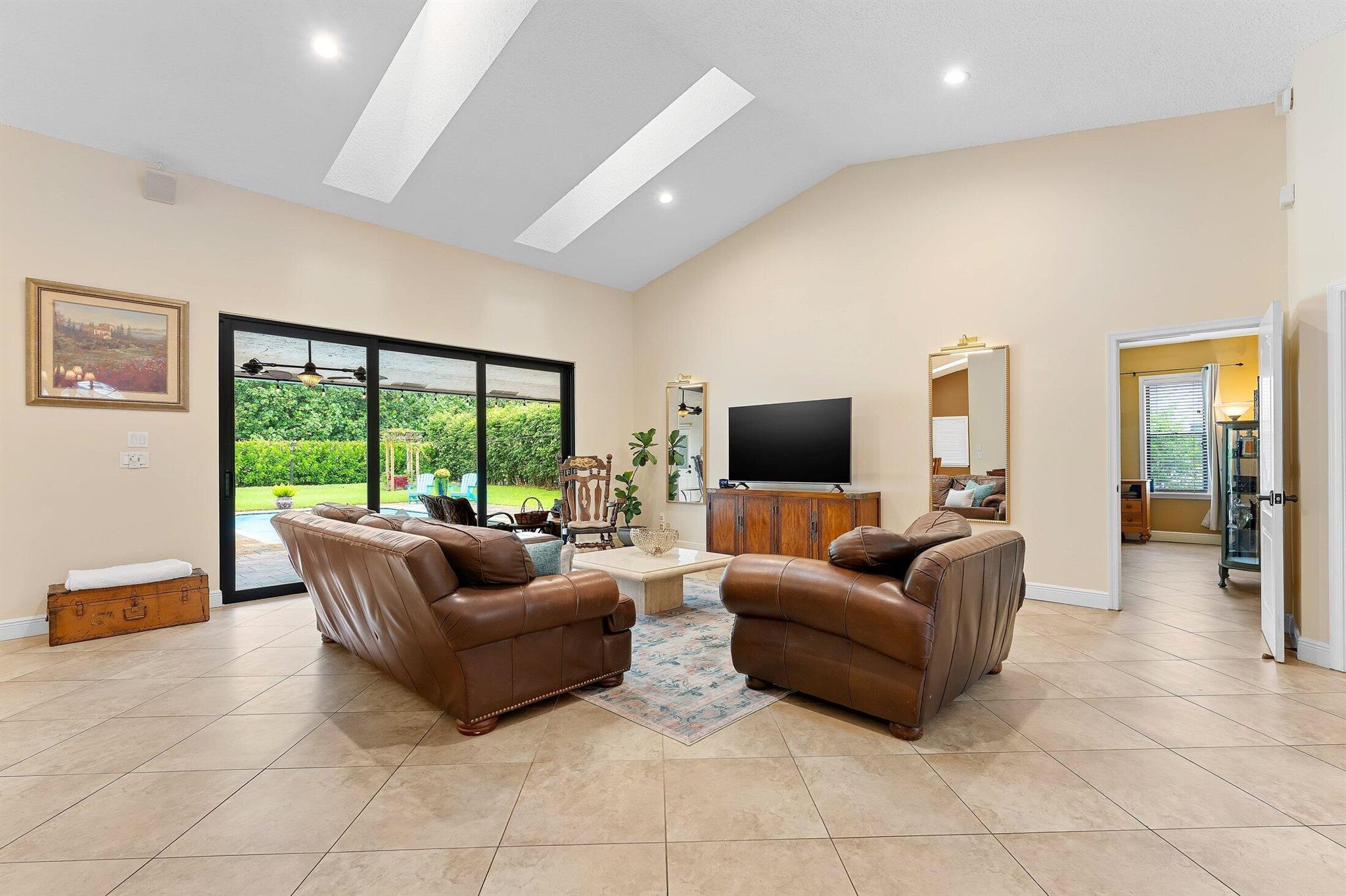 3951 NW 27th Terrace