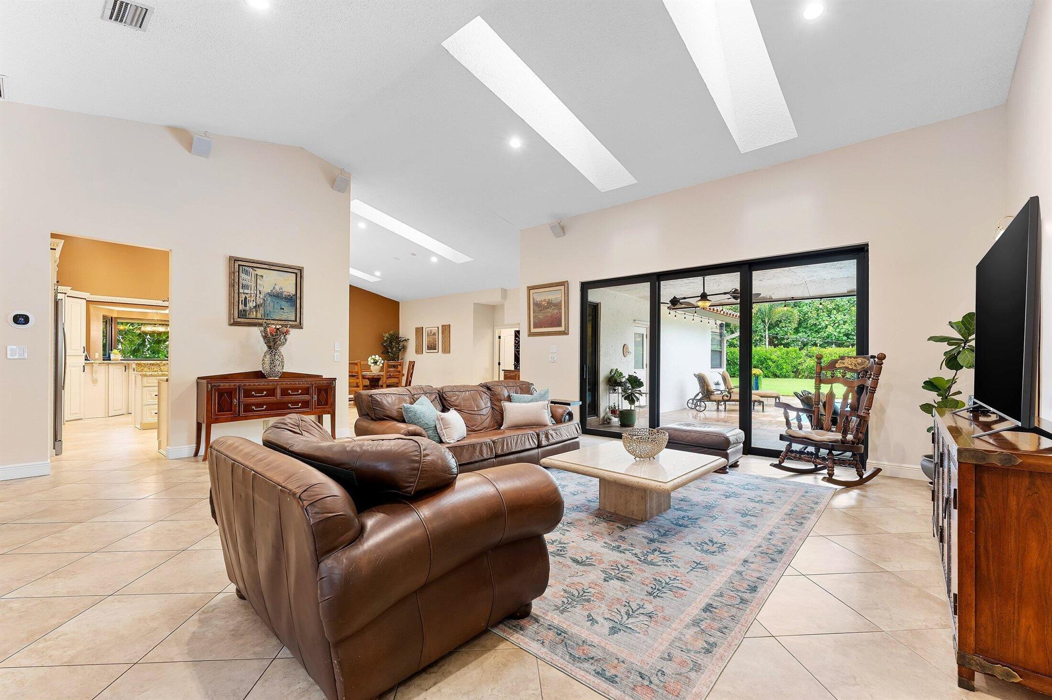 3951 NW 27th Terrace