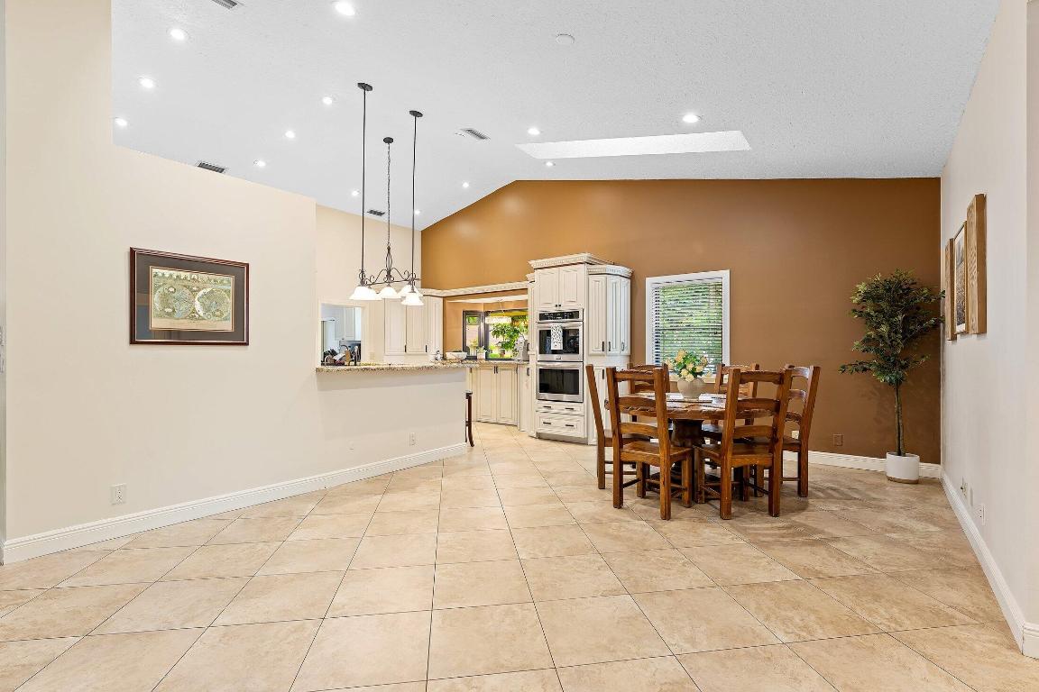 3951 NW 27th Terrace