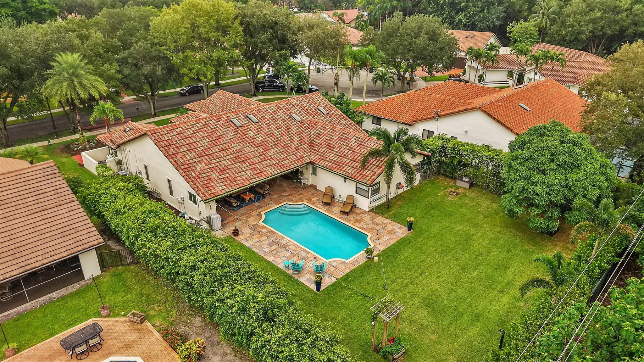 3951 NW 27th Terrace