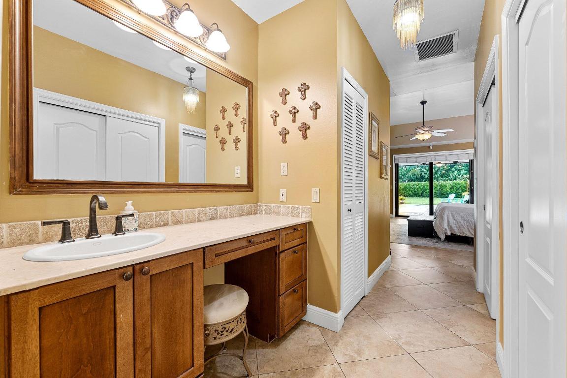 3951 NW 27th Terrace