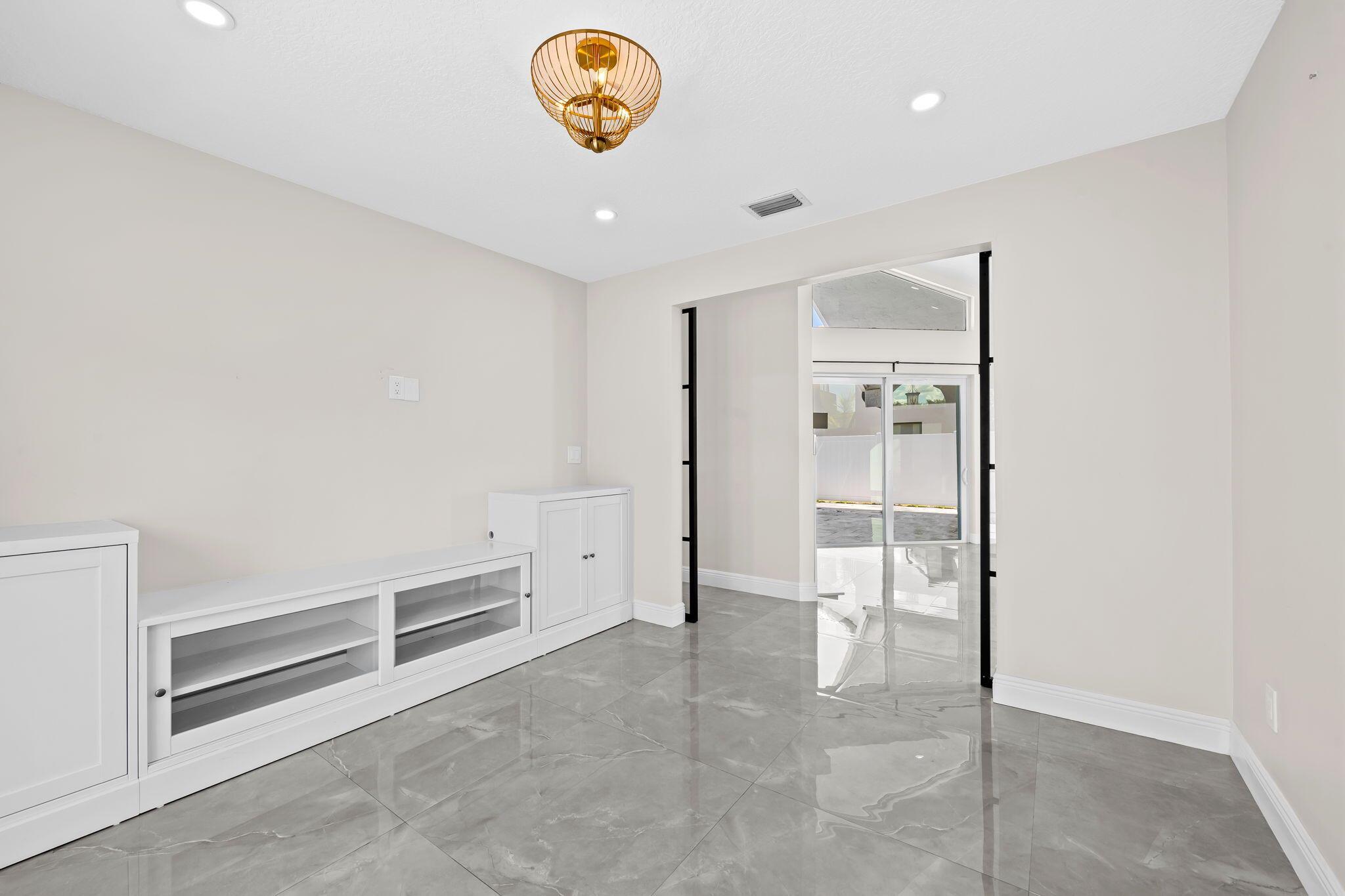 23162 L'Ermitage Circle