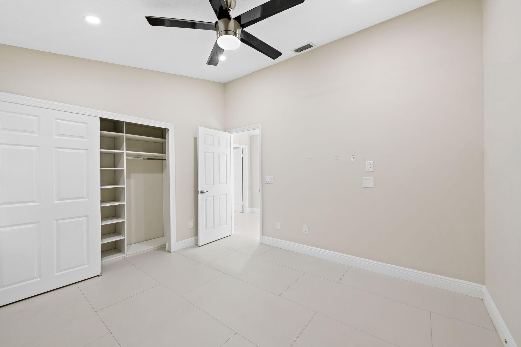 23162 L'Ermitage Circle