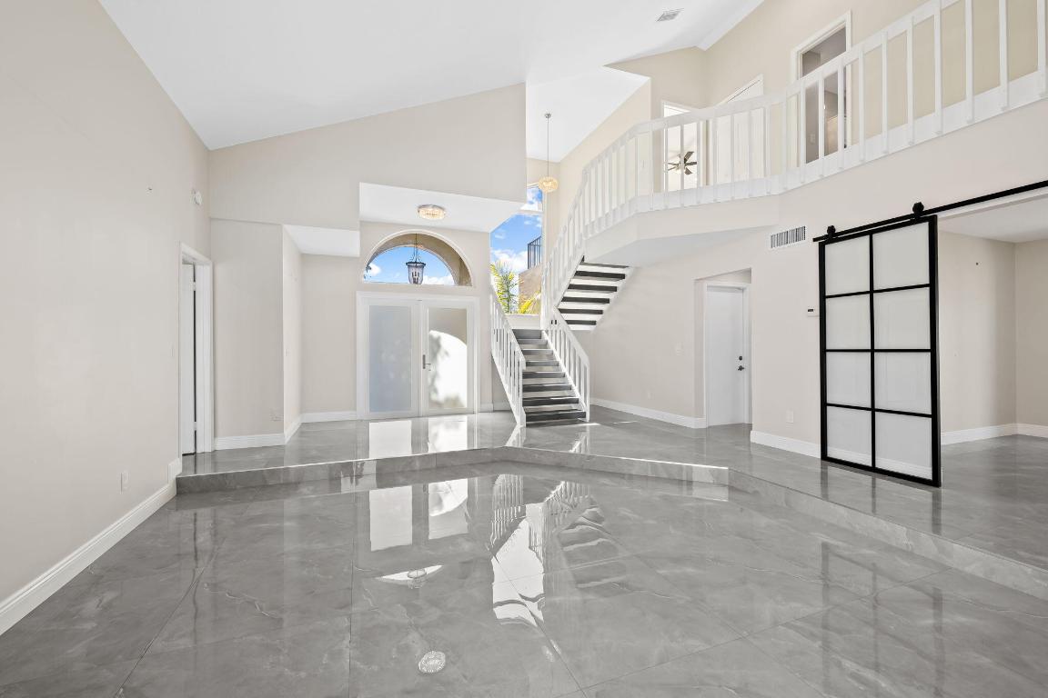 23162 L'Ermitage Circle