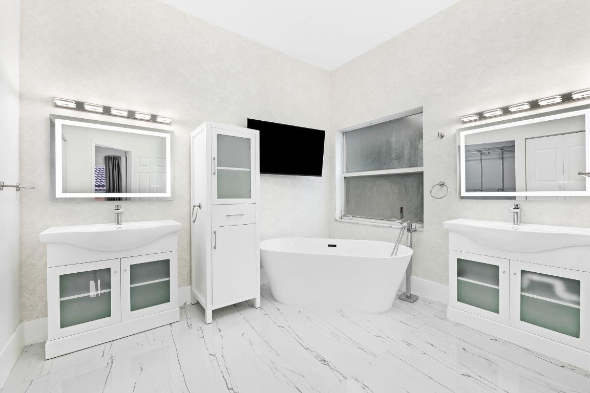 4713 NW 115th Avenue