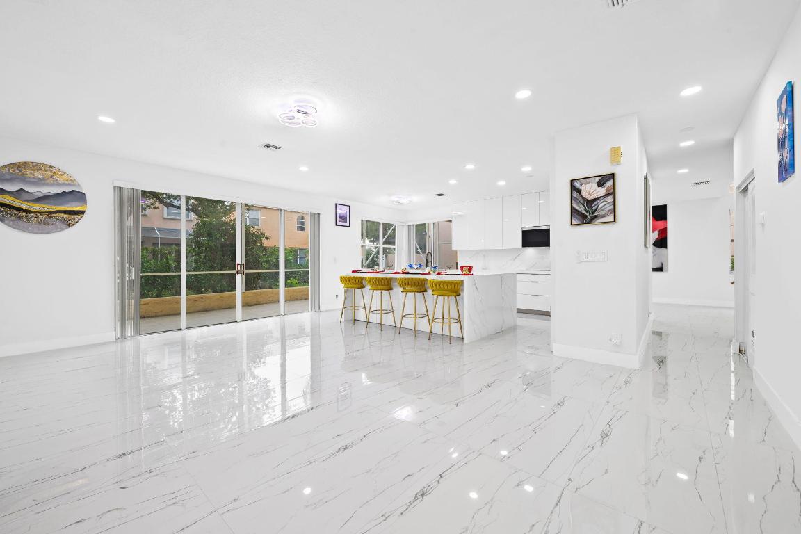 4713 NW 115th Avenue