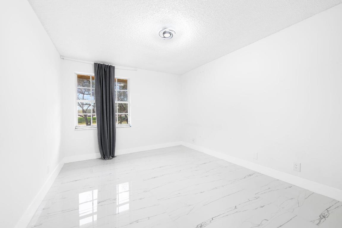 4713 NW 115th Avenue