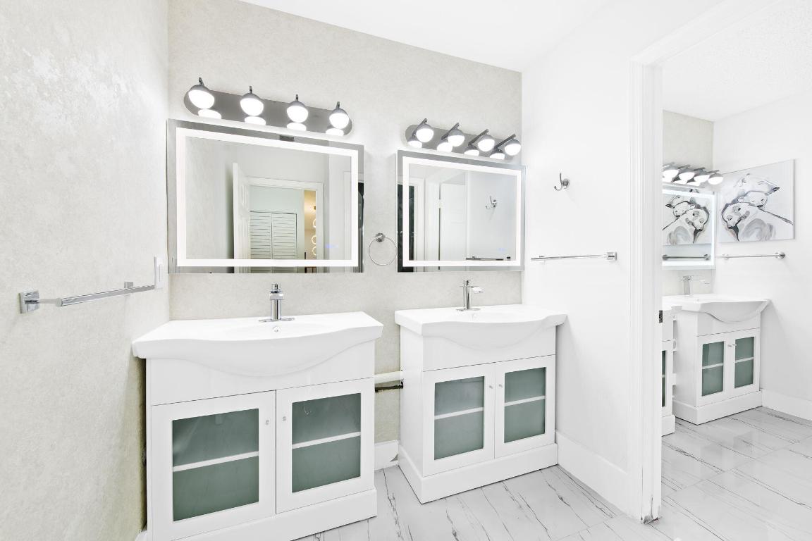 4713 NW 115th Avenue