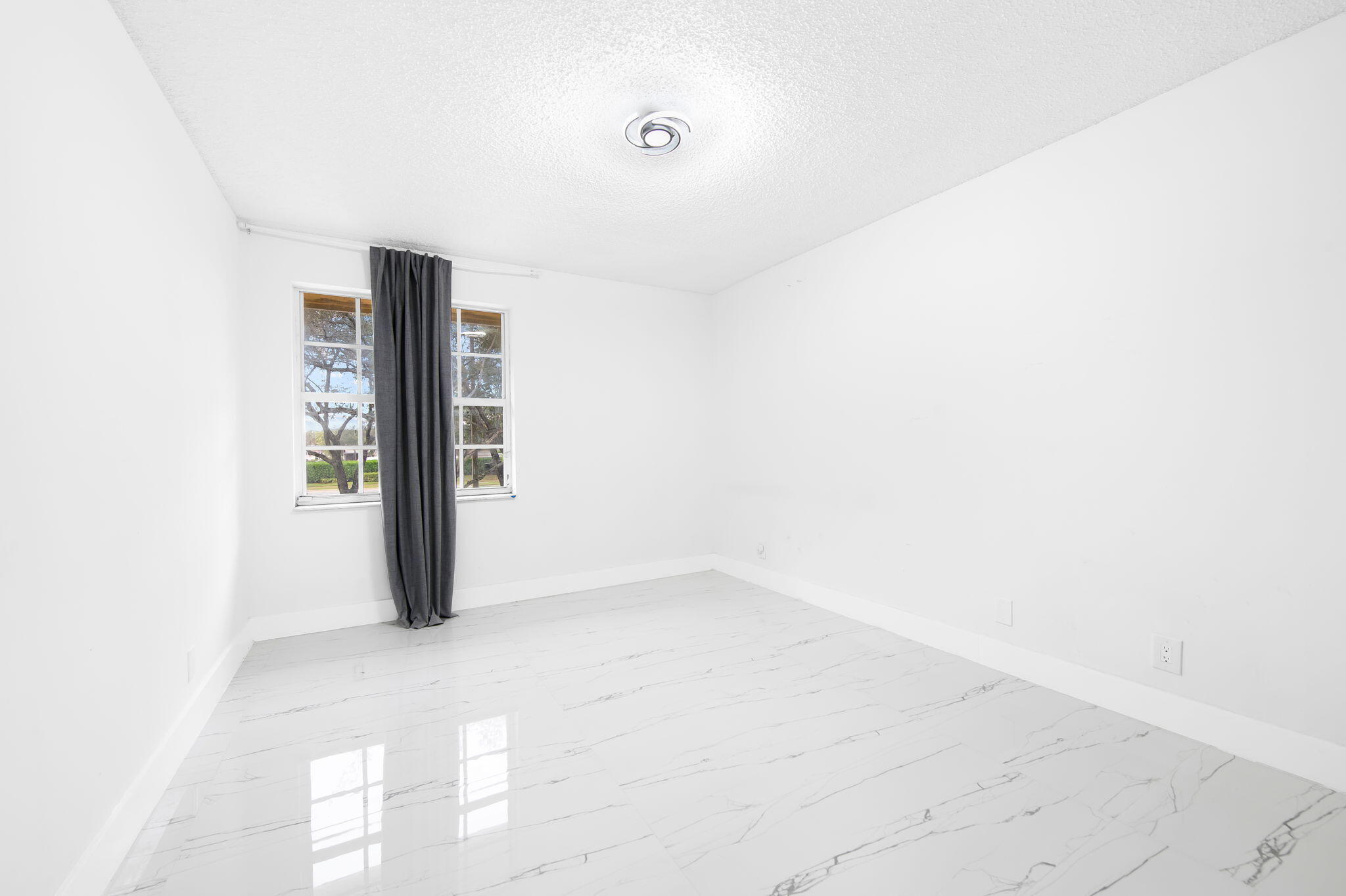 4713 NW 115th Avenue