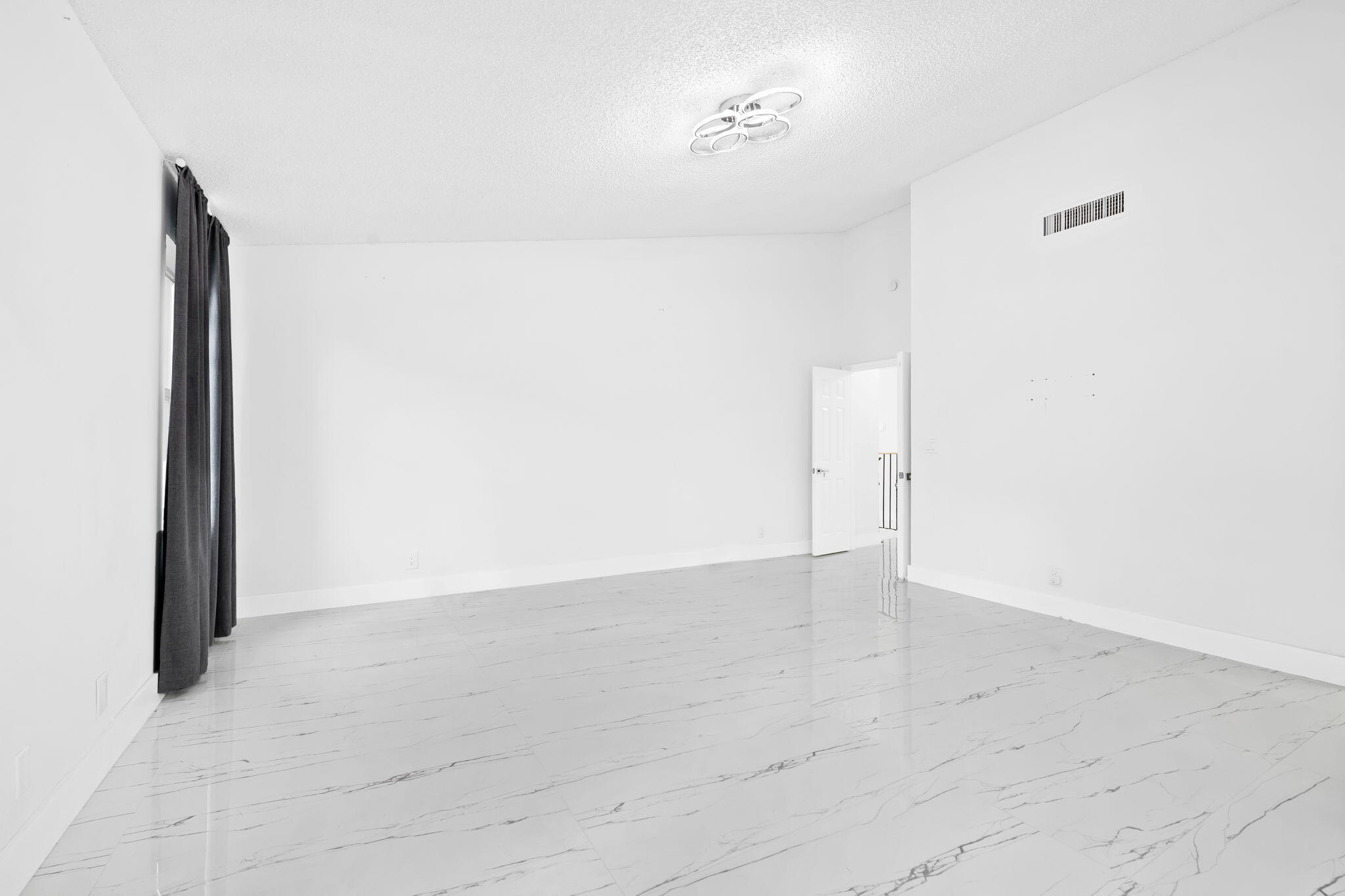 4713 NW 115th Avenue