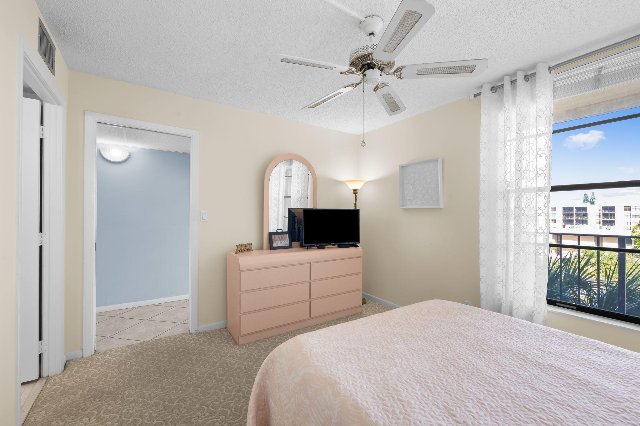 15 Royal Palm Way 505