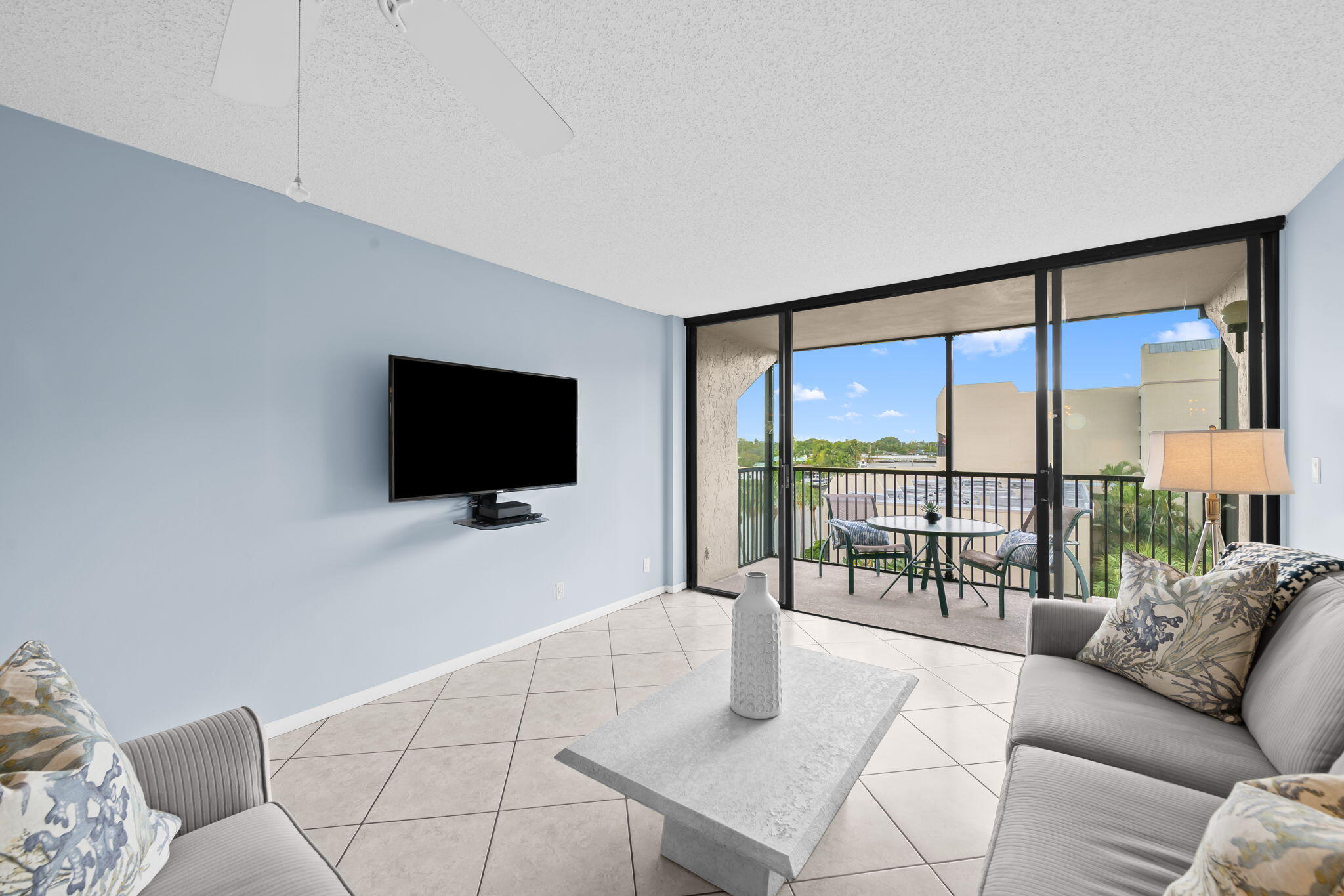 15 Royal Palm Way 505