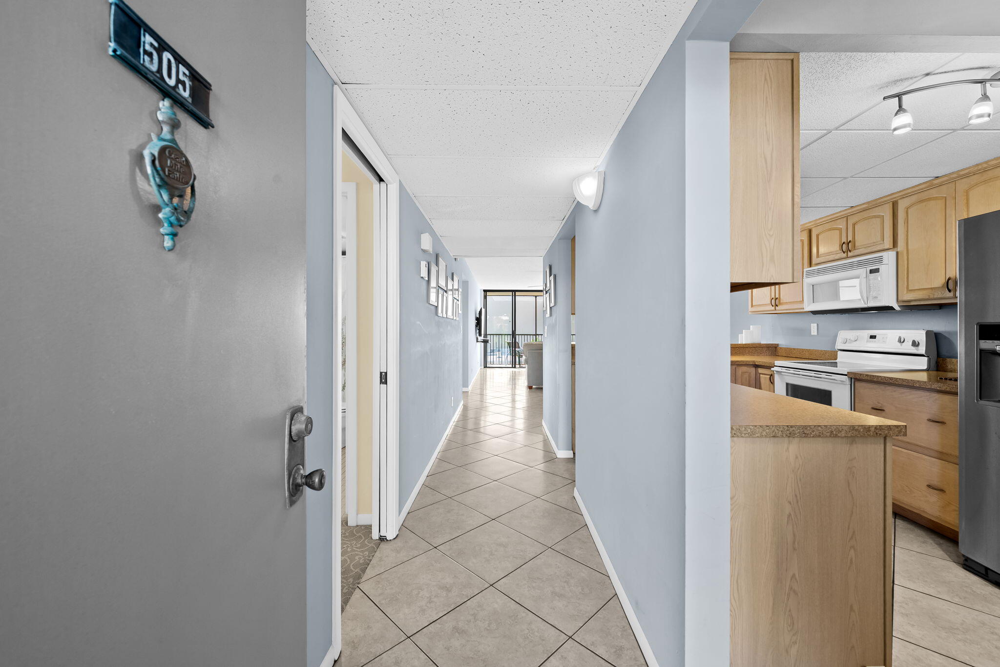 15 Royal Palm Way 505