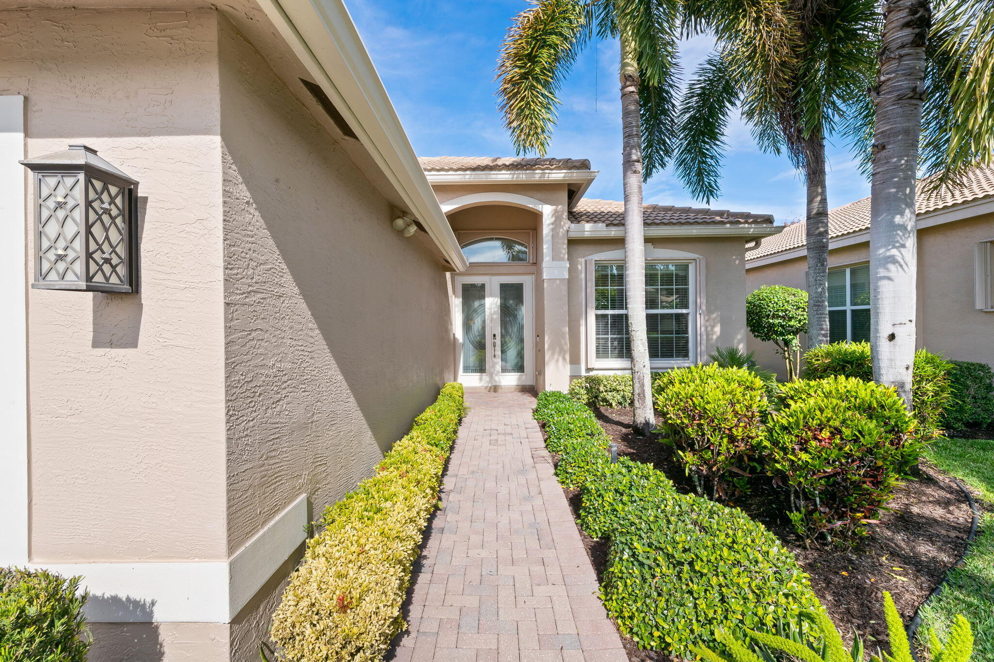 9653 Sail Palm Court