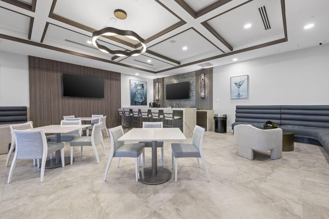 9653 Sail Palm Court