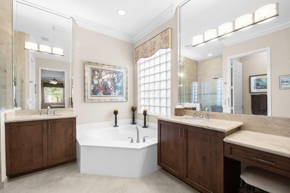 9653 Sail Palm Court