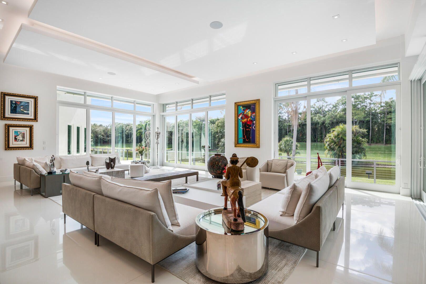 17106 Avenue Le Rivage