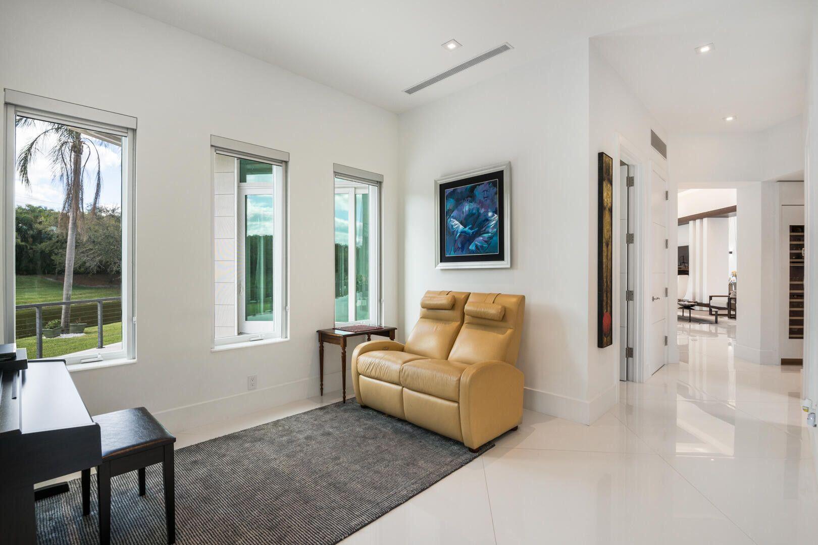 17106 Avenue Le Rivage