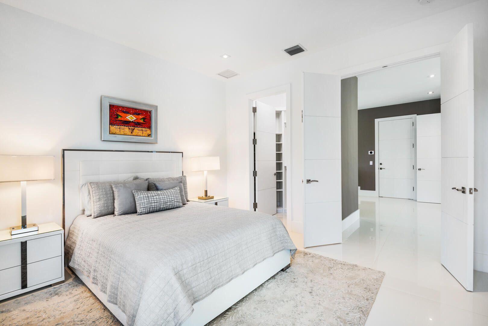 17106 Avenue Le Rivage