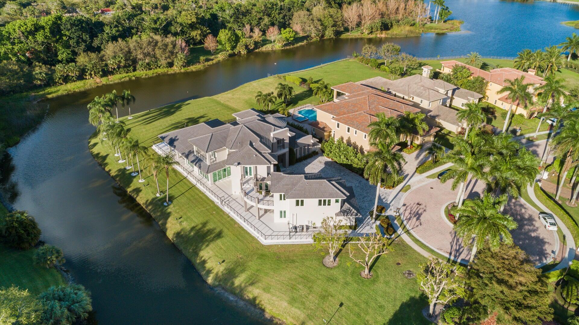 17106 Avenue Le Rivage