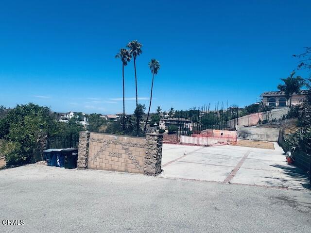 609 W Highland Drive