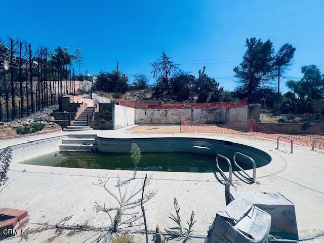 609 W Highland Drive