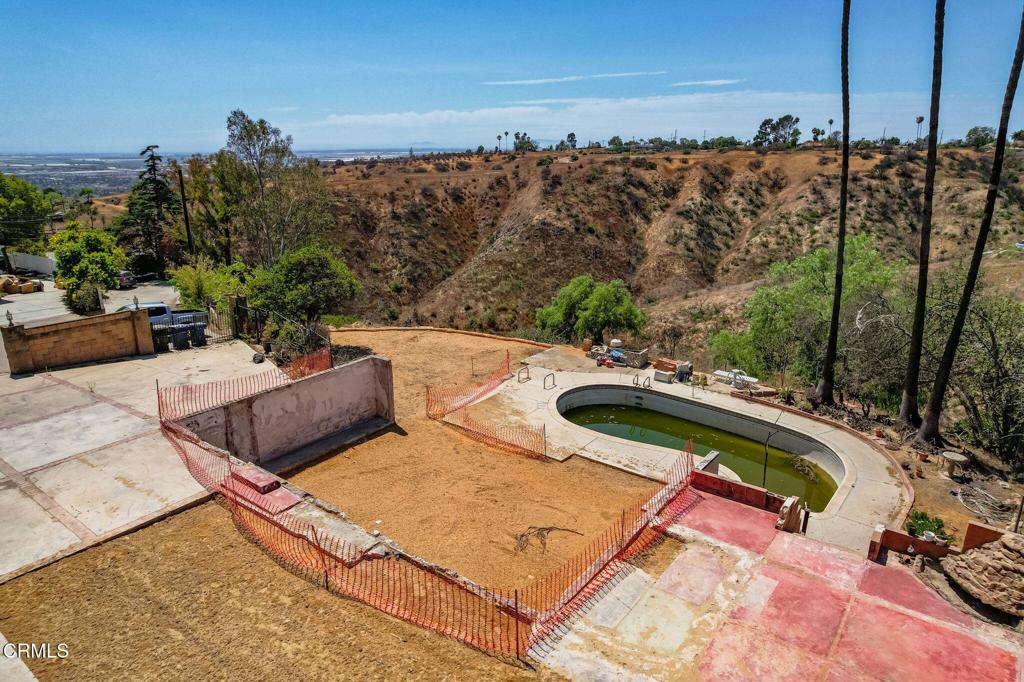 609 W Highland Drive