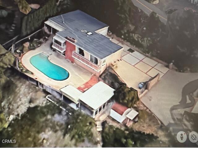 609 W Highland Drive