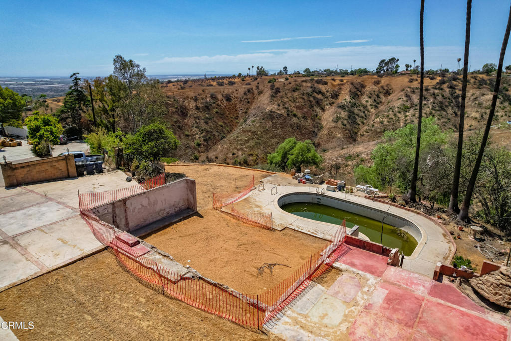 609 W Highland Drive