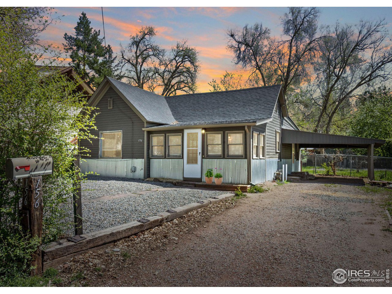 156 Sunset St