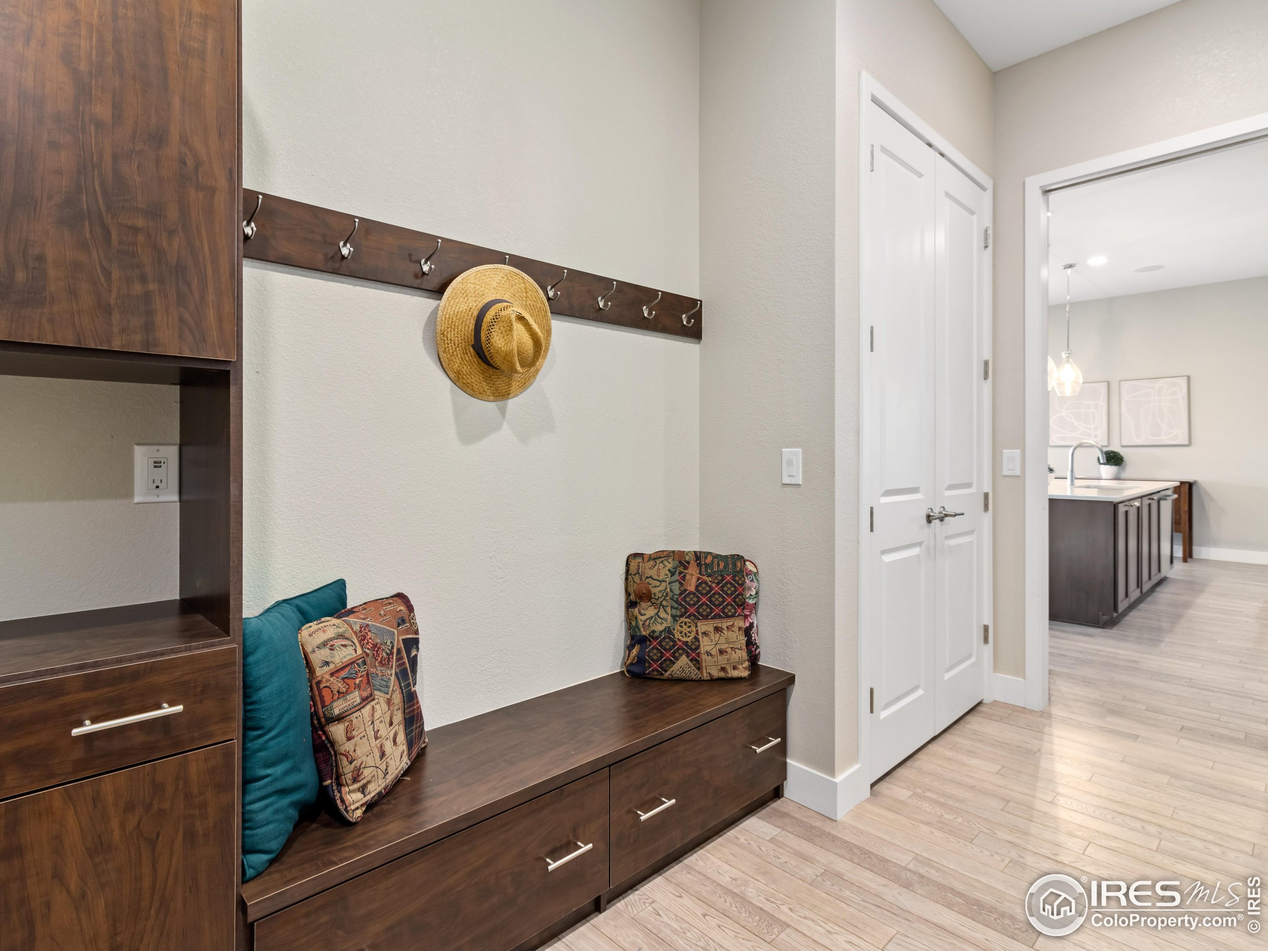 4527 Colorado River Dr