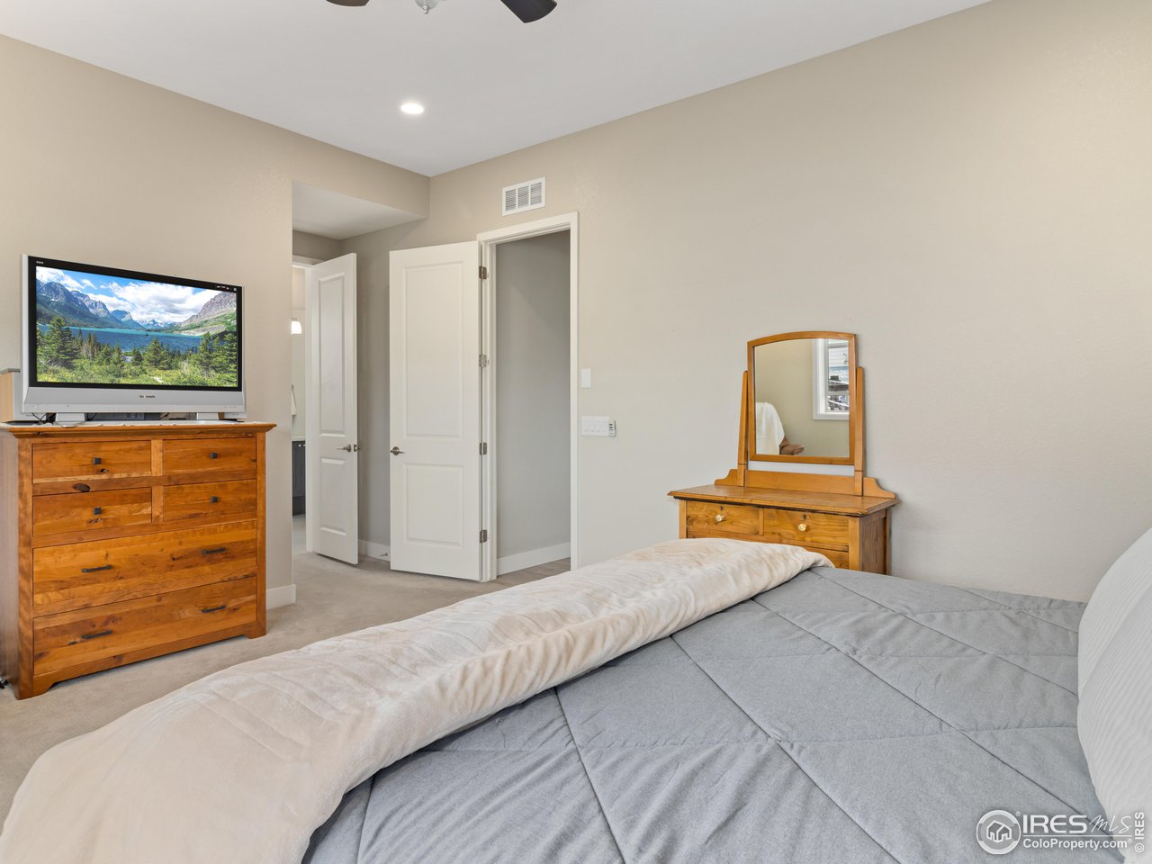 4527 Colorado River Dr