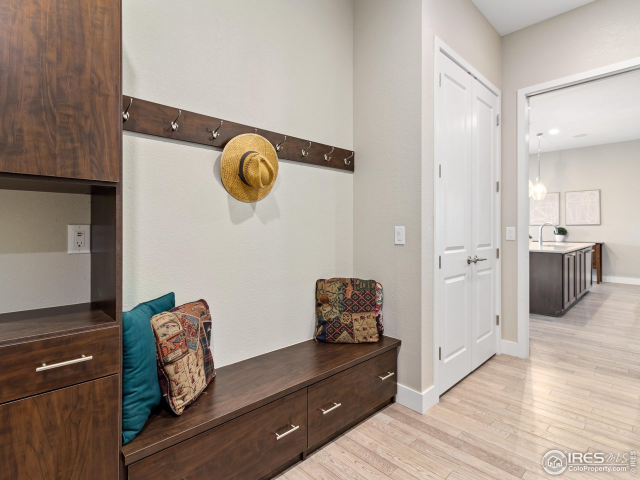 4527 Colorado River Dr