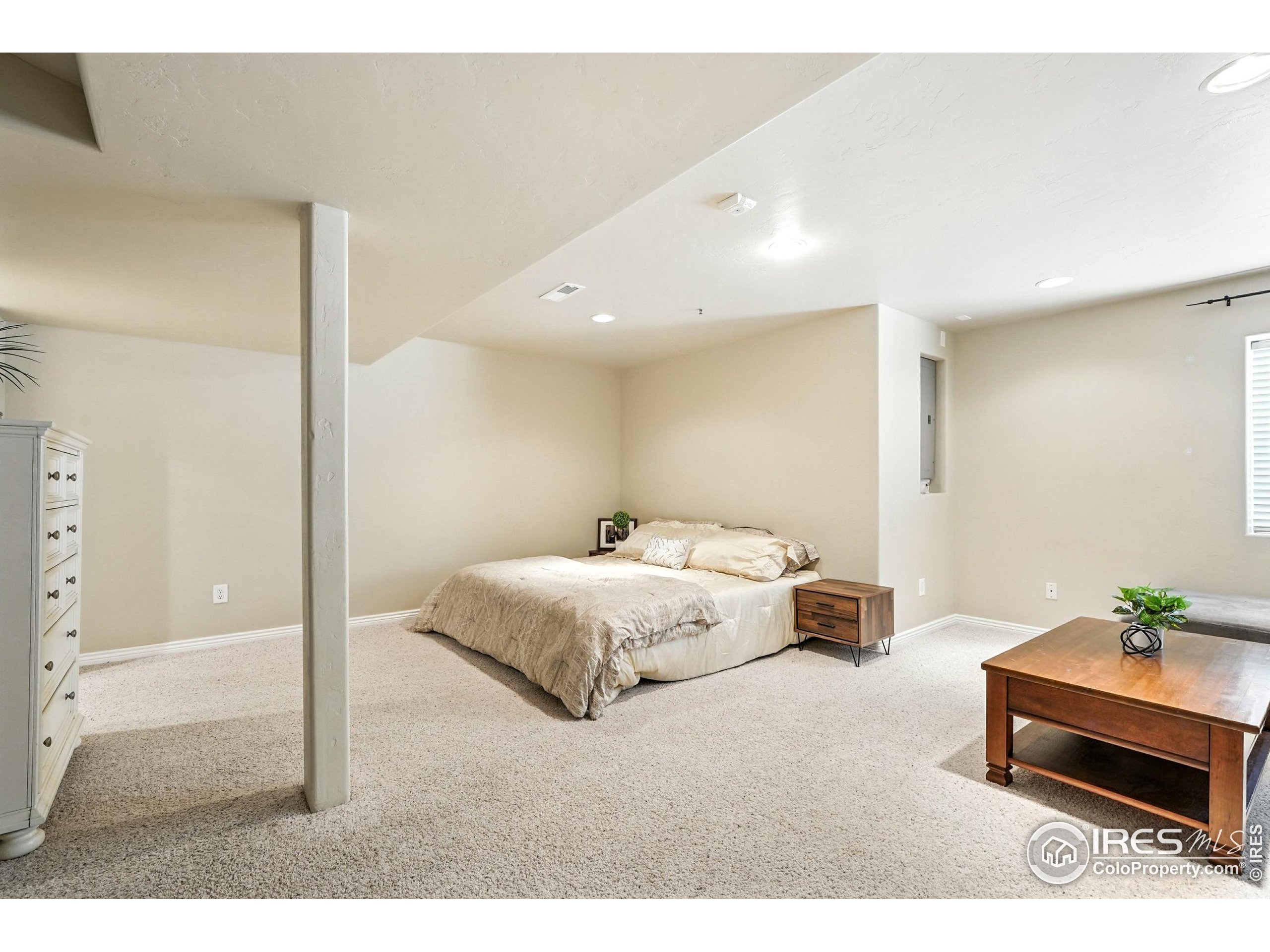 1601 Great Western Dr L6