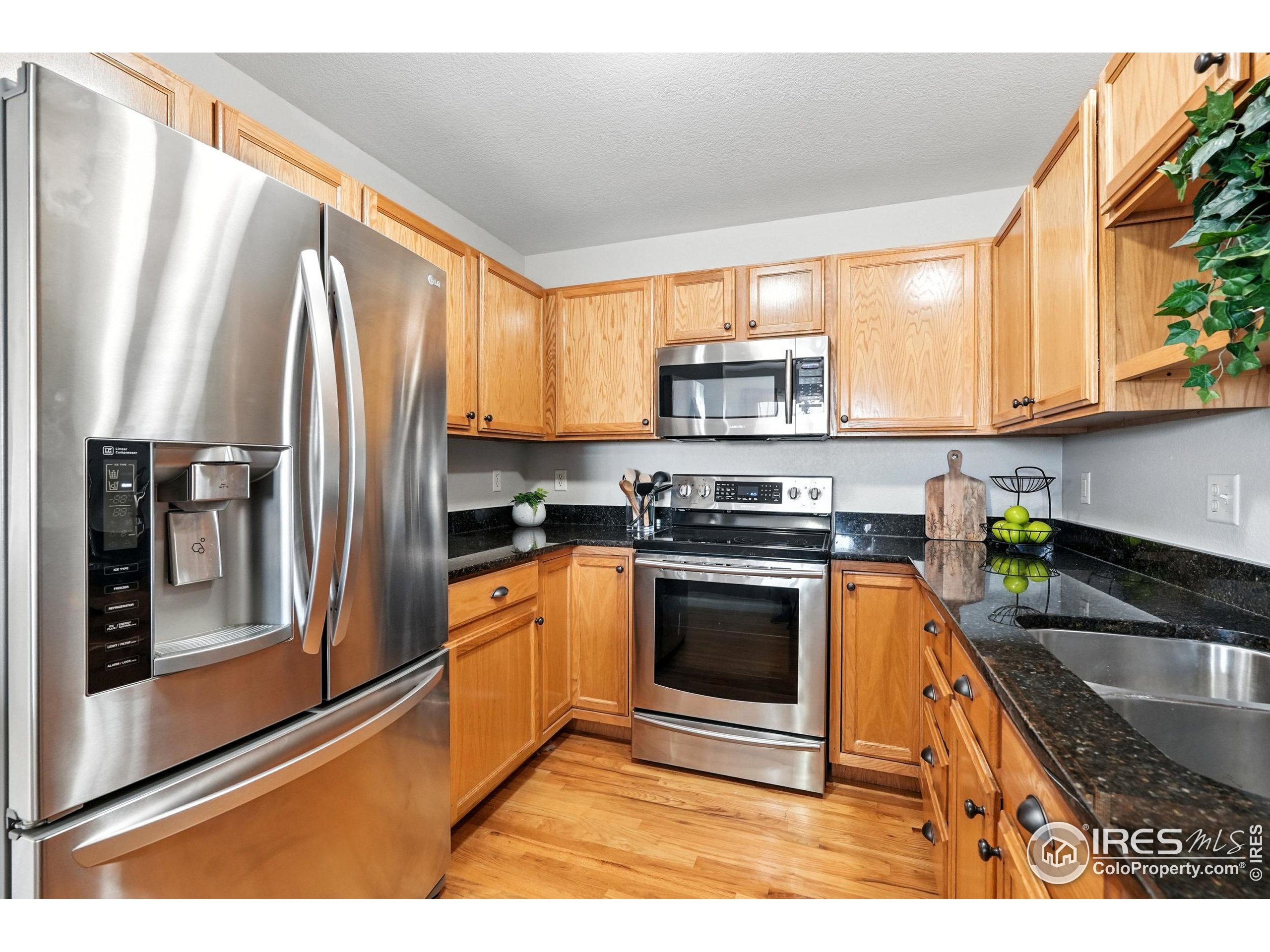 1601 Great Western Dr L6