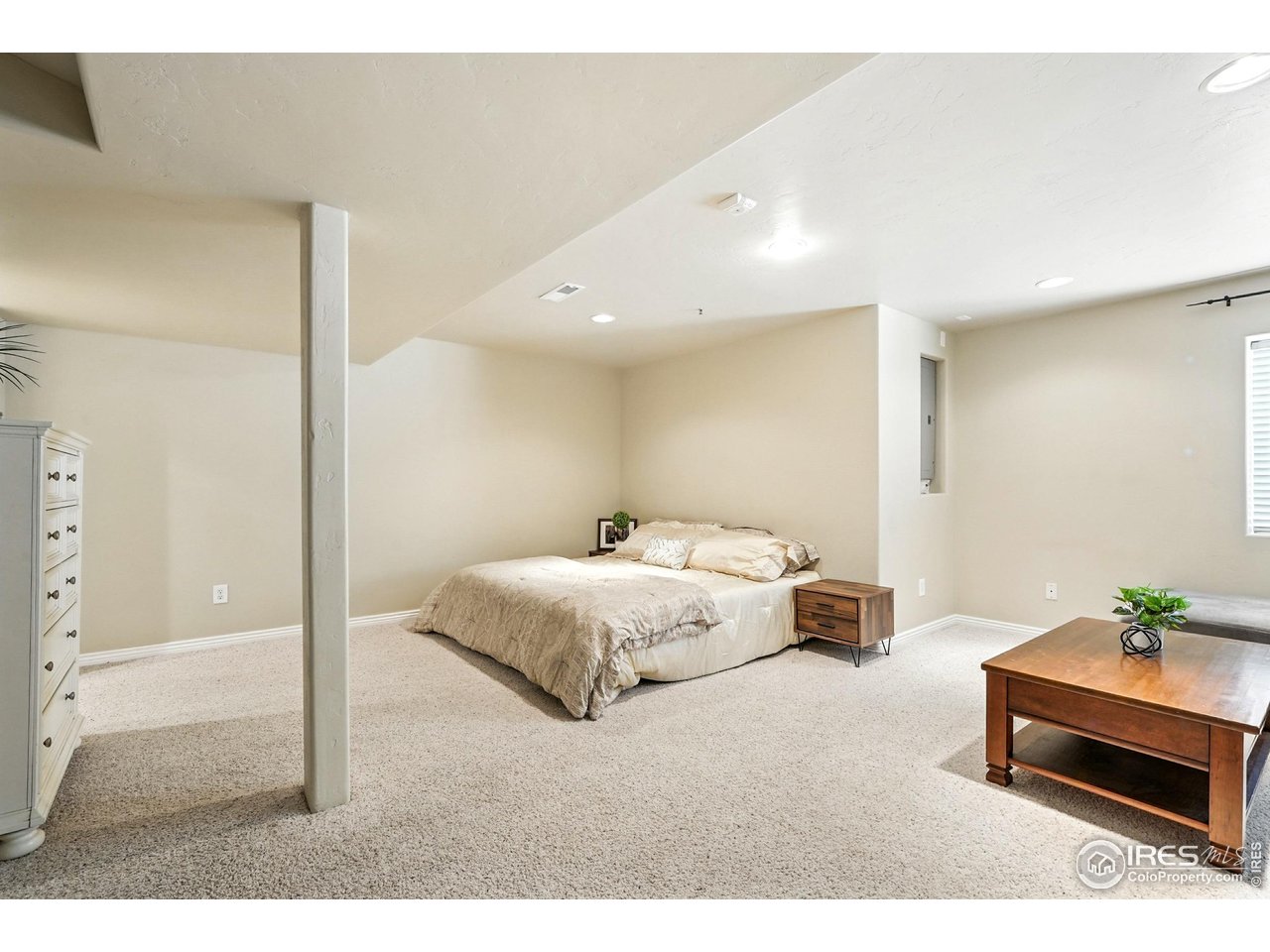 1601 Great Western Dr L6