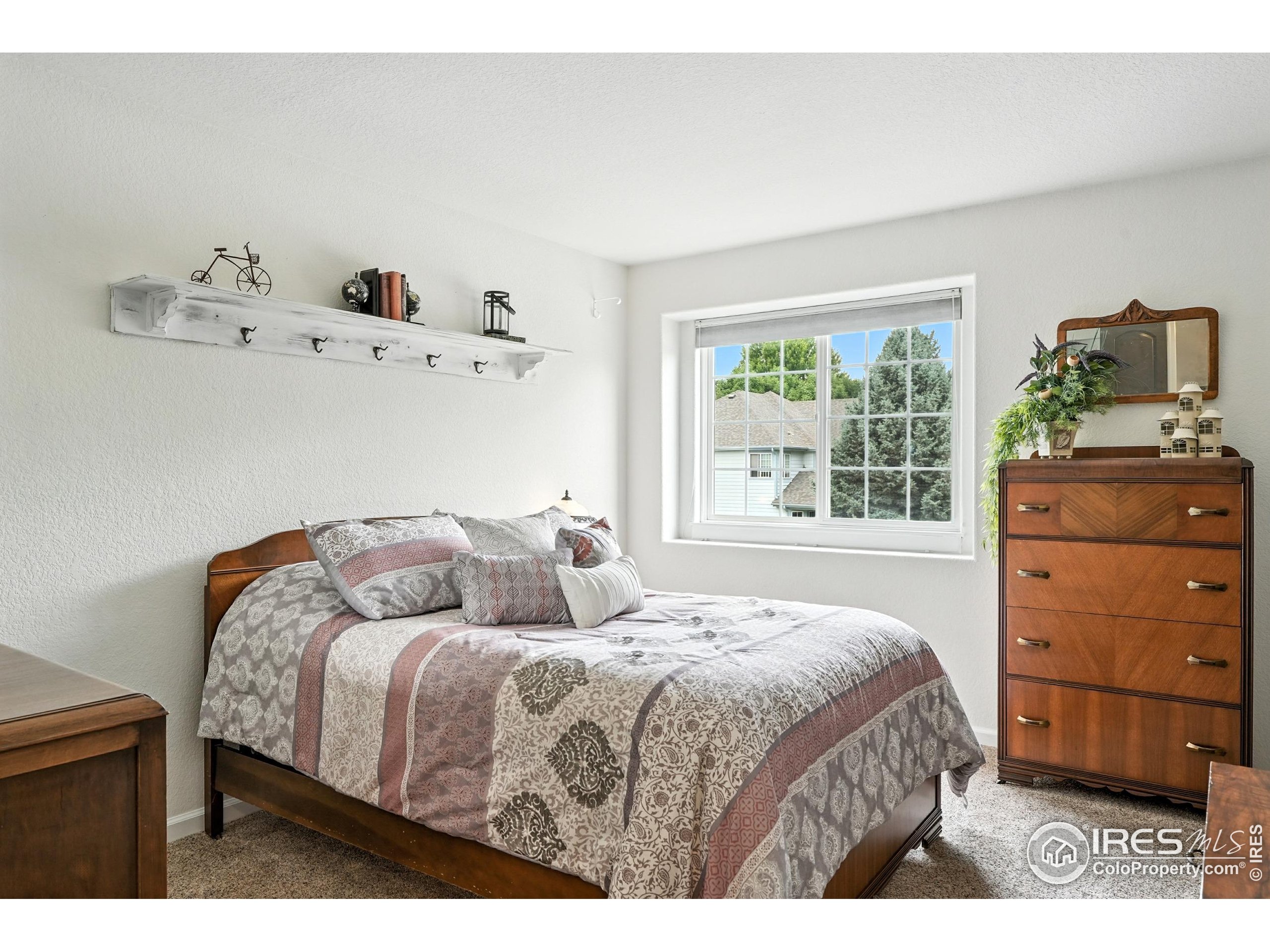 2443 Mallard Cir