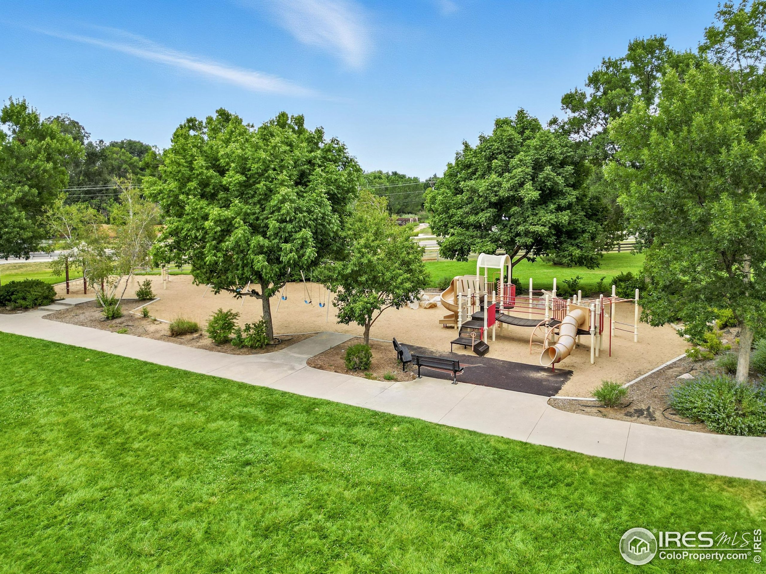 2443 Mallard Cir