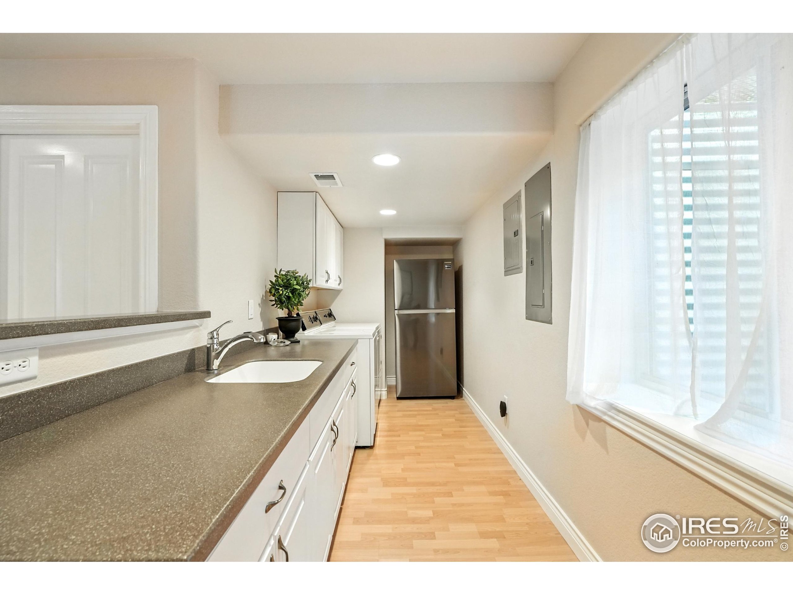 802 Neon Forest Cir