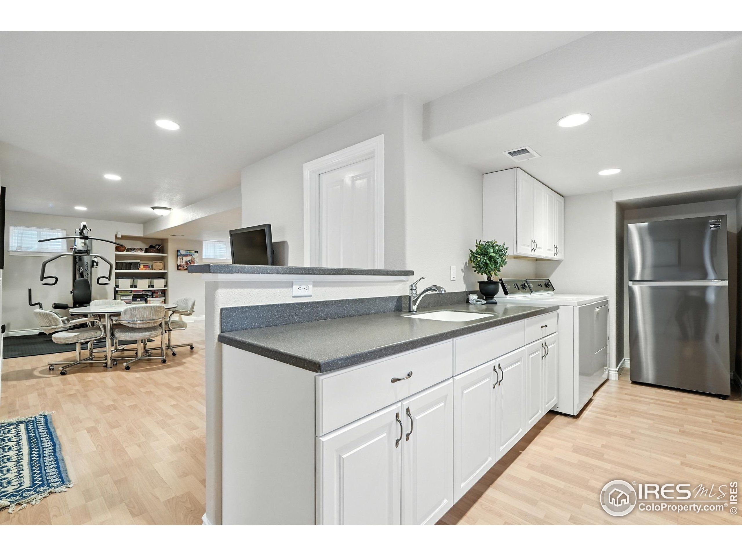 802 Neon Forest Cir