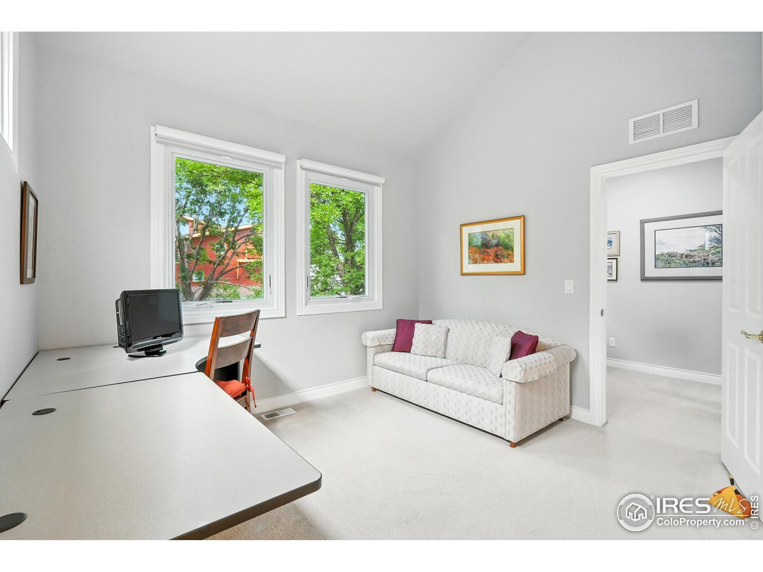802 Neon Forest Cir